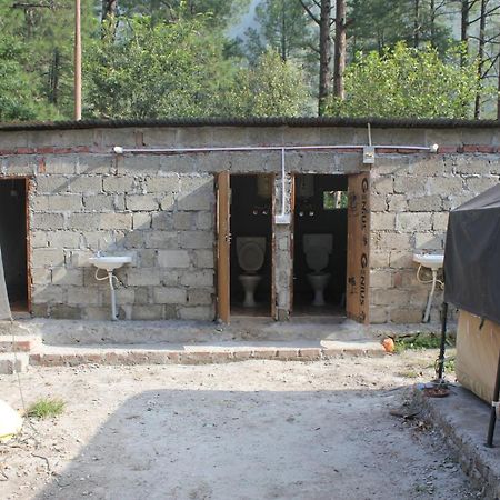 Brick And Wood Cottages Kullu Luaran gambar