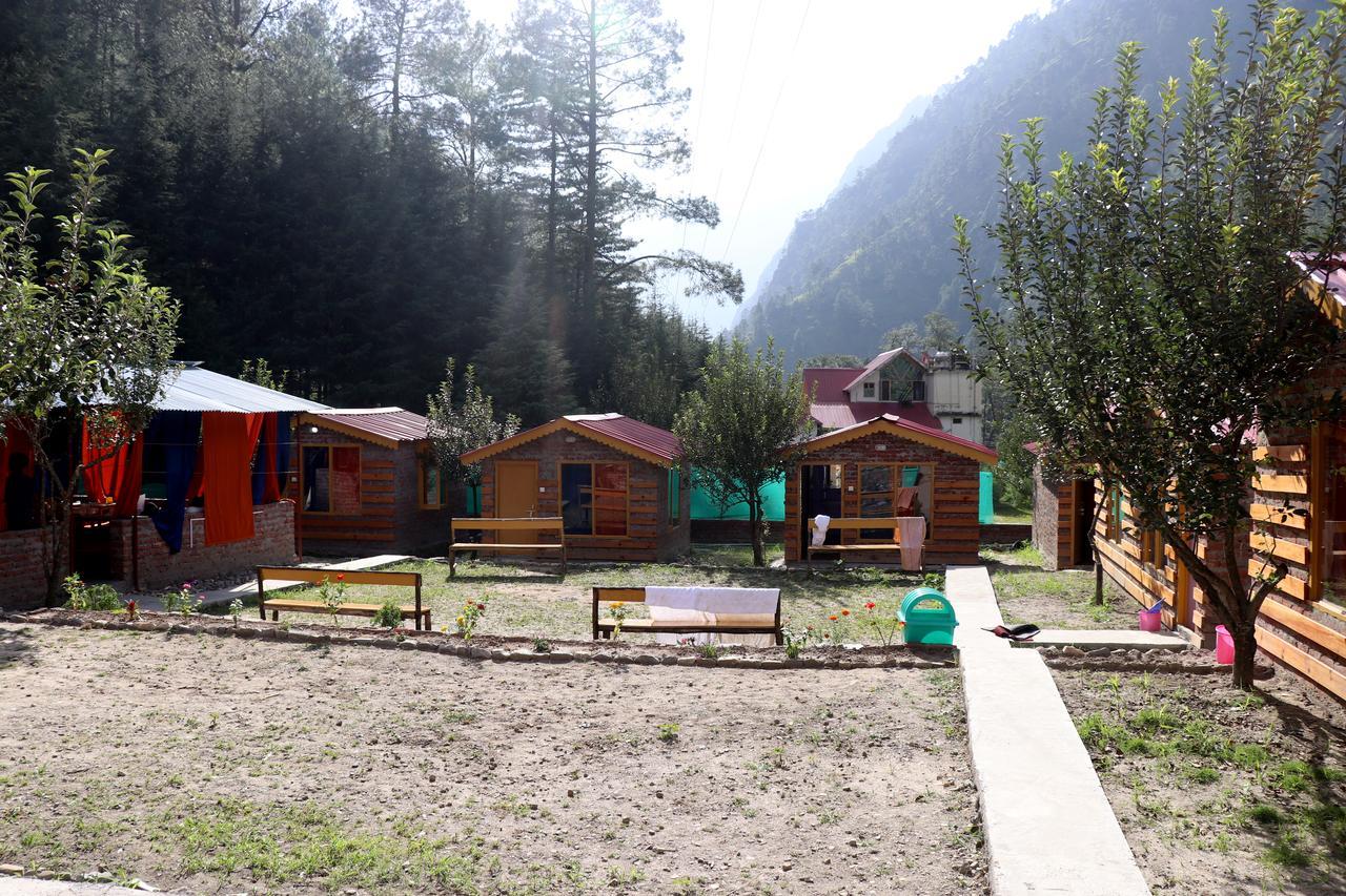 Brick And Wood Cottages Kullu Luaran gambar