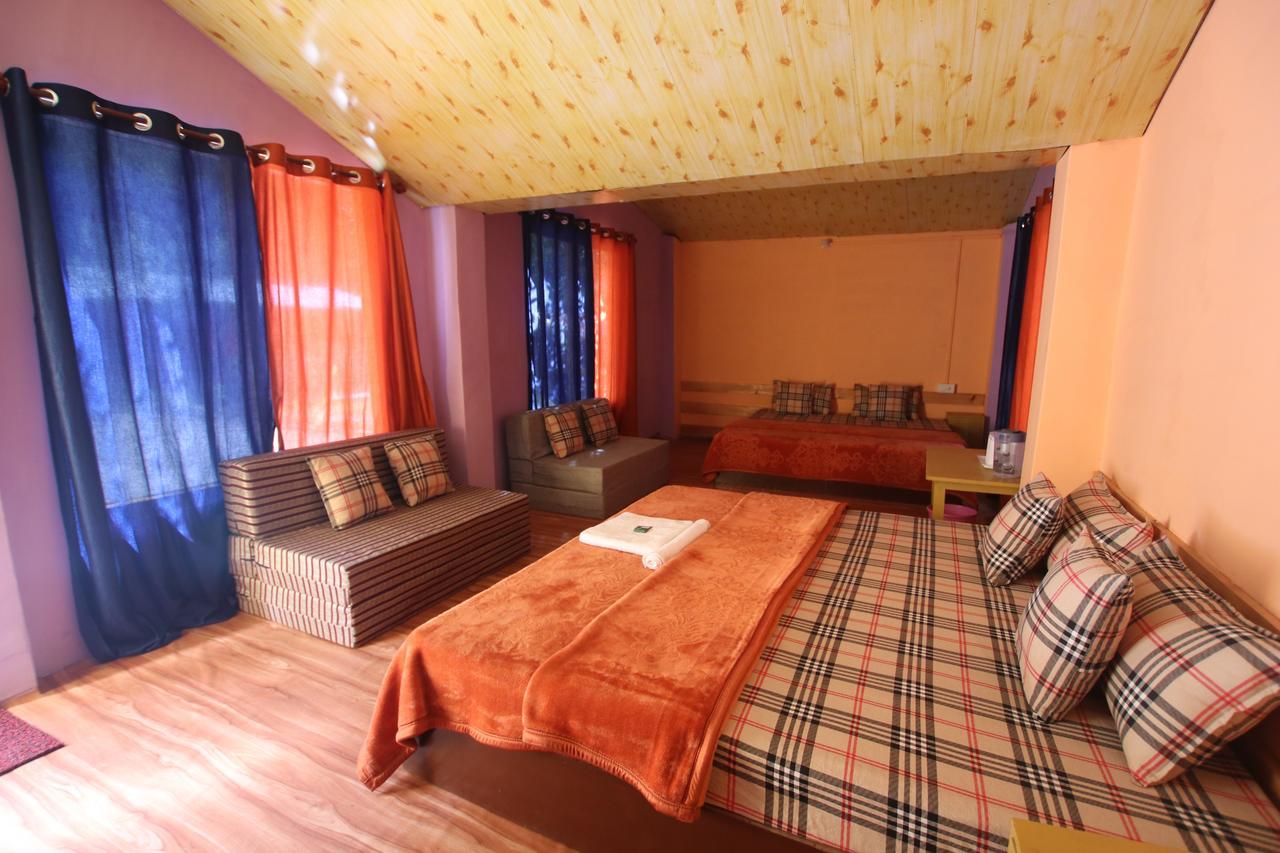 Brick And Wood Cottages Kullu Luaran gambar